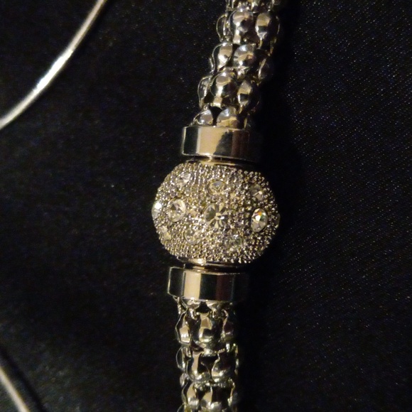 Necklace n earring bundle - Picture 2 of 5